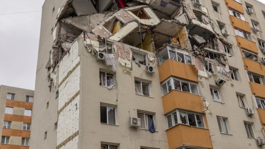 Luni începe punerea în siguranță a blocului din Rahova, afectat de explozia de anul trecut!