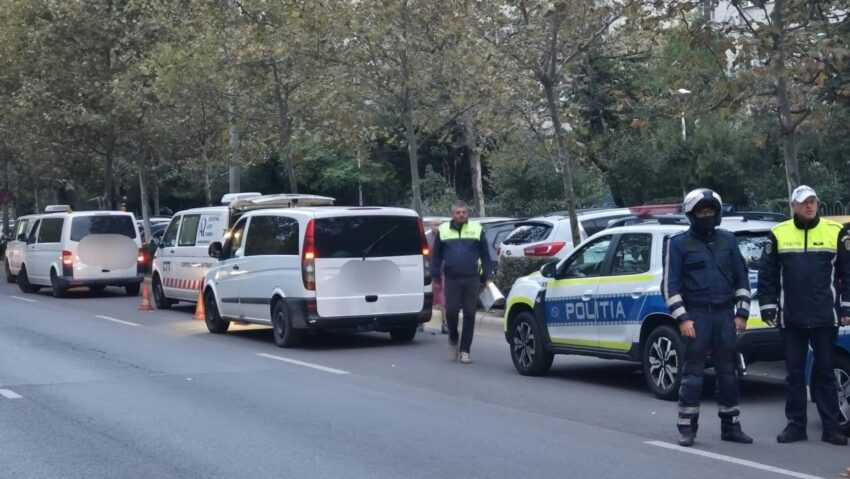 Aproape 100 de soferi amendati aseara in Capitala