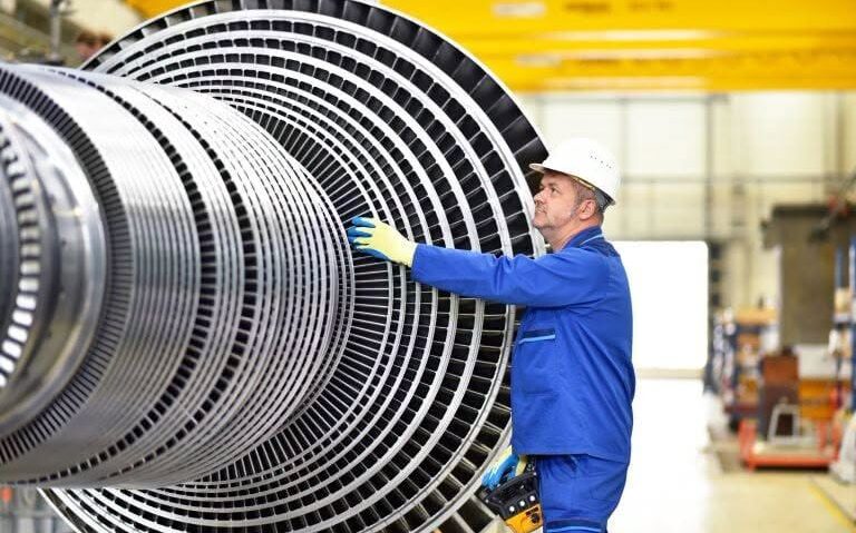 PMB: Revizie de vară la CET Sud; furnizarea apei calde, deficitară la aproape 1.400 de blocuri