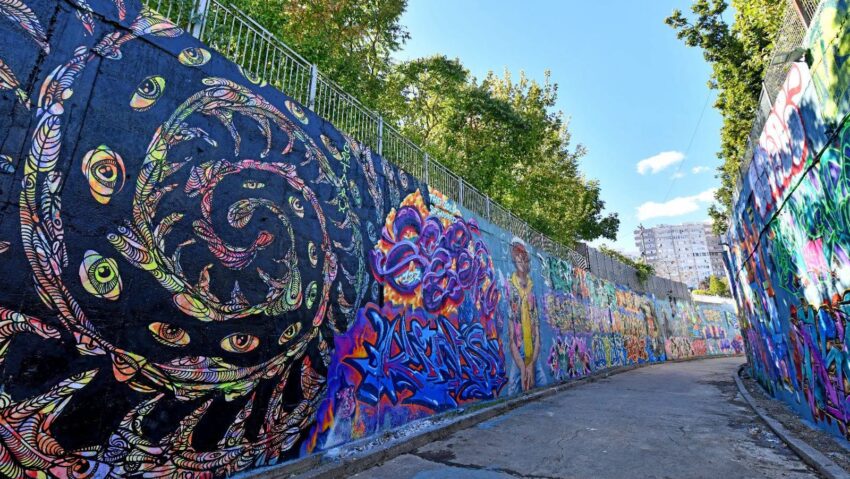 Festival de artă urbană, pe zidurile pasajului feroviar Lujerului
