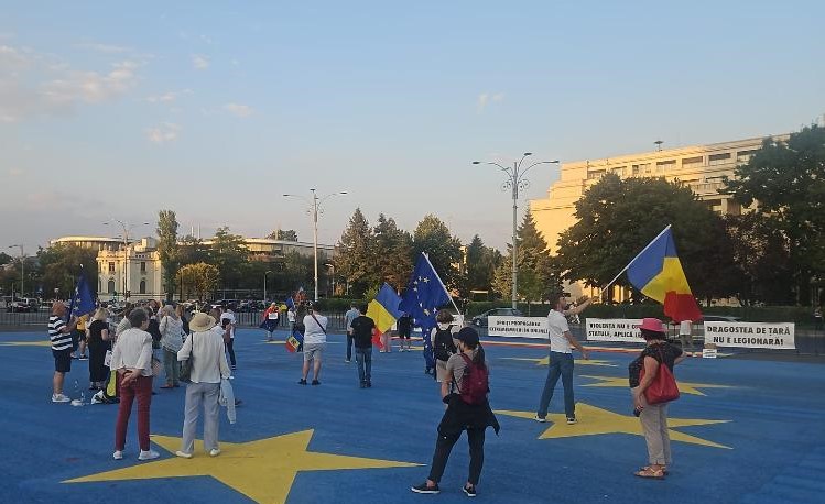 Protest în Piața Victoriei
