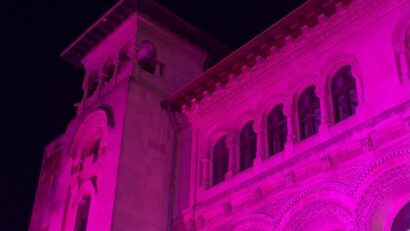Universitatea de Arhitectură și Urbanism „Ion Mincu” din București, iluminată în roz în semn de solidaritate cu femeile care se luptă cu cancerul de sân