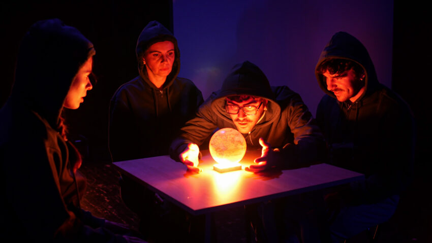 (AN)ORGANIC- un spectacol despre AI și uman, trei reprezentații unice la Teatrul de Comedie